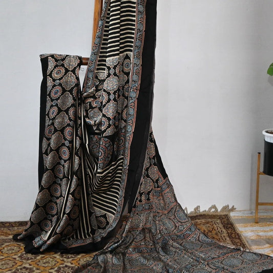 AJRAKH STRIPE SAREE - Weave Sutra