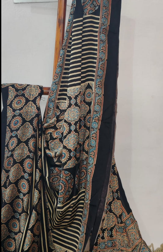 AJRAKH STRIPE SAREE - Weave Sutra