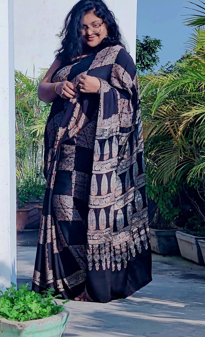 AJRAKH SQUARE BLOCK SAREE - Weave Sutra