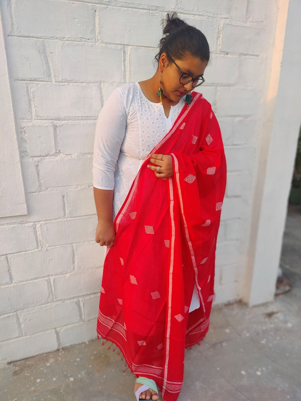 Cotton dupatta in red color - Weave Sutra