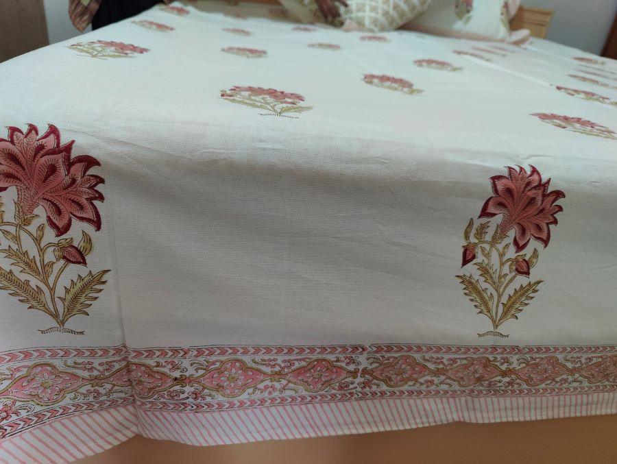 RED PINK FLOWER BUNCH BED SHEET - Weave Sutra